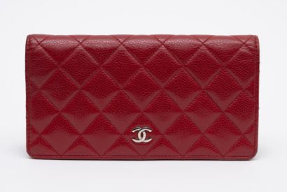 CHANEL CHANEL Paris wallet in red grained calfskin - Inside in red lambskin - Good...