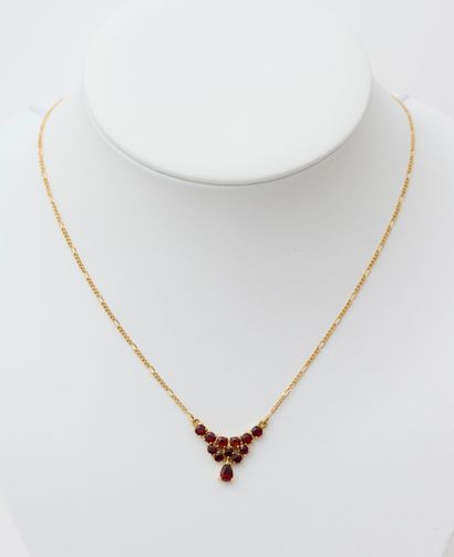 Collier Necklace in 18K yellow gold (750/000) in fine "horse" mesh holding in its...