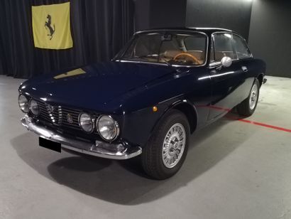 Alfa Roméo GT junior coupé Bertone 1600, 1974 Voiture restaurée. Peinture refaite....