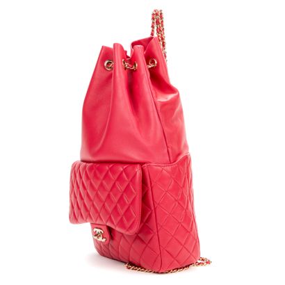 Chanel CHANEL Paris sac à dos en agneau rose – Intérieur en tissu rose – Bijouterie...