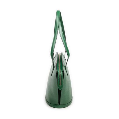 Louis Vuitton LOUIS VUITTON - Sac Saint Jacques en cuir épi vert – Intérieur en suédine...