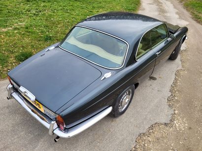 Jaguar XJC V12 RHD Jaguar - Modèle : XJ Coupé conduite à droite, RHD - N° série :...