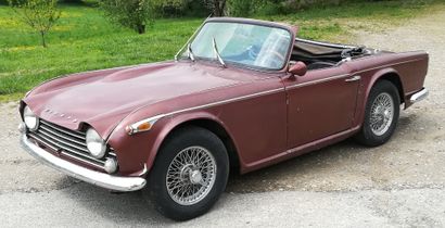 Triumph TR4 IRS 
Triumph - Model : TR4 IRS - Year : 1967 - Serial number : CTC62709L...