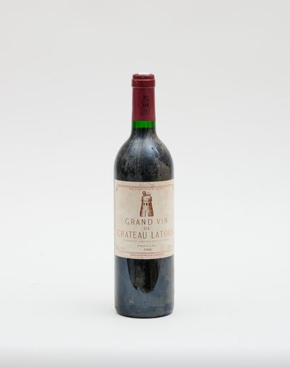 Château Latour Grand vin de Château Latour - 1988 - Etiquette légèrement salle
