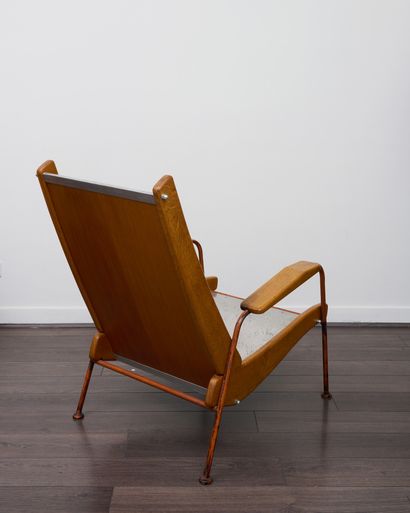 Jean PROUVE Jean PROUVE (1901-1984) 
Paire de fauteuils dit « Visiteur n° 350 »,...