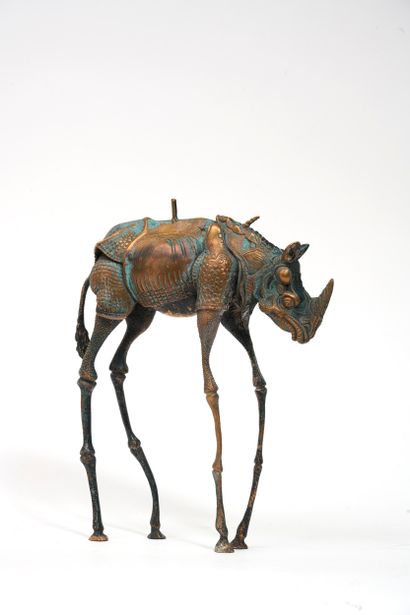 Salvador DALI Salvador DALI (1904-1989) - Rhinocéros cosmique - Bronze à patine dorée...