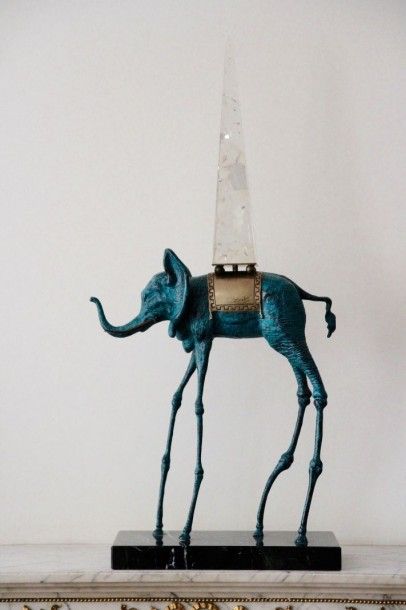 Salvador DALI (1904-1989) Elephant spatial. Epreuve en bronze à patine bleu nuancé...