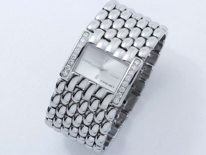 CHAUMET Montre Khesis XL acier
Montre bracelet de dame en acier, cadran argenté rayonnant...
