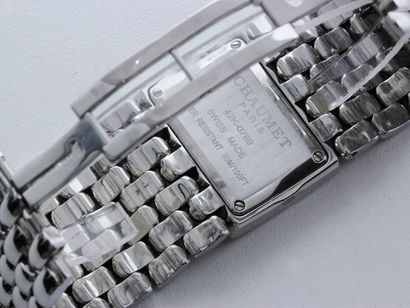 CHAUMET Montre Khesis XL acier
Montre bracelet de dame en acier, cadran argenté rayonnant...