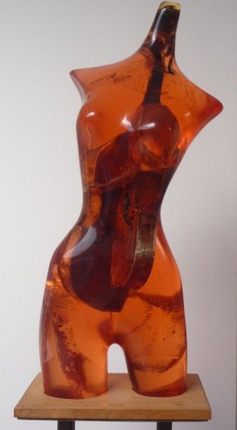 ARMAN (1928-2005) La Mort de Justine, 1975 - Inclusion de violon - H. 63 cm