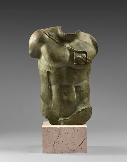 Igor MITORAJ (1944-2014) Persée - Sculpture en bronze à patine verte signée et numérotée...