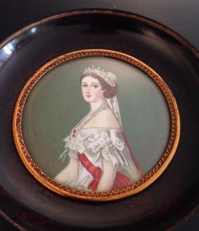 null Deux miniatures sur ivoire - Portrait de Eugénie de Montijo, épouse de Napoléon...