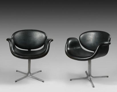 Pierre PAULIN (1927-2009) Paire de fauteuils, modèlle Little Tulip, 1963 - Skai noir,...