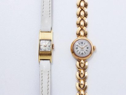 null Lot en or 750 millièmes composé de 2 montres bracelets de dame comprenant :-...