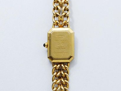 CHANEL CHANEL ''PREMIERE''

Montre bracelet de dame en plaqué or, cadran muet noir,...