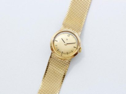 LIP LIP - Montre bracelet de dame en or 750 millièmes, cadran doré guilloché avec...