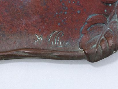 X. VILLIER X. VILLIER - Vide-poches en bronze à décor de grappes et feuilles. Dim.:...