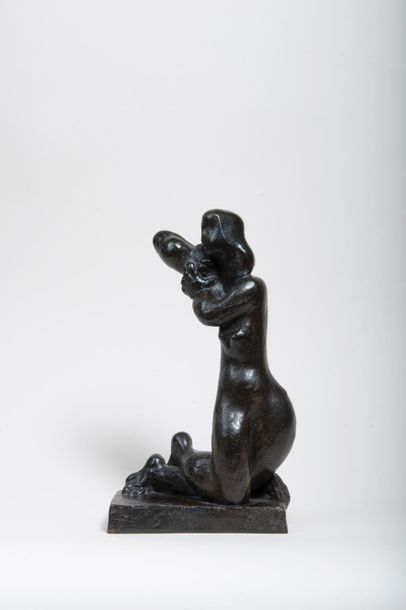 Joseph CSAKY Joseph CSAKY (1888-1971) - Jeune femme agenouillée, 1945 - Bronze a?...