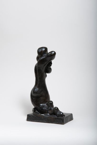 Joseph CSAKY Joseph CSAKY (1888-1971) - Jeune femme agenouillée, 1945 - Bronze a?...