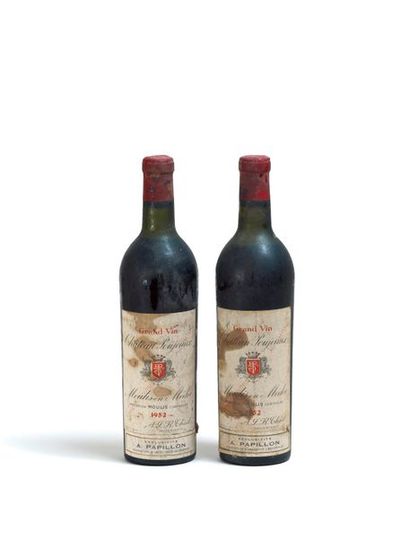 CHATEAU POUJEAUX 2 bouteilles Château Poujeaux 1952 - Etiquettes sales - Etats :...