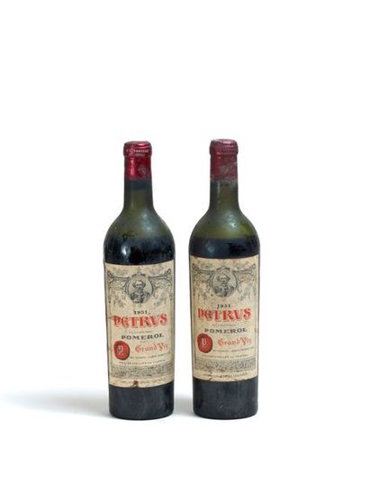 PETRUS 2 bouteilles Petrus 1951 - Etat : 1 bouteille début bas épaule et 1 niveau...