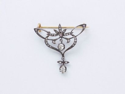 Broche Broche pendentif en or 750 et argent 800 millièmes, habillée de diamants taille...