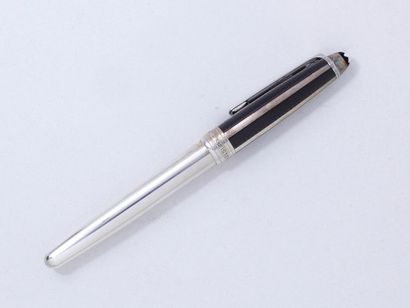 MONTBLANC MONTBLANC ''MEISTERSTÜCK SOLITAIRE''

Stylo plume en argent 800 millièmes,...