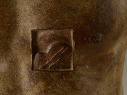 Igor MITORAJ Igor MITORAJ (1944-2014) - Aesclepios - Sculpture à patine brune nuancée...