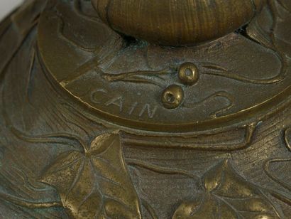 Auguste CAIN Auguste CAIN (1821-1894) - La nichée - Bronze - Candélabre à trois lumières...