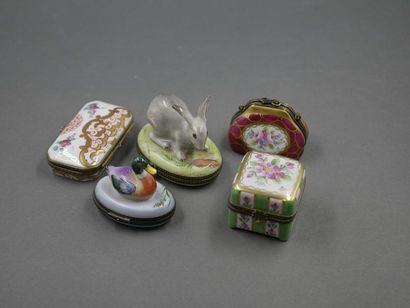 null Ensemble de 5 boîtes en porcelaine de Limoges en forme de lapins et canards