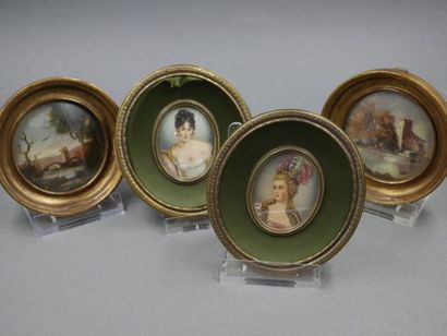null Ensemble de 4 miniatures peintes sur bois et sur ivoire, signées.