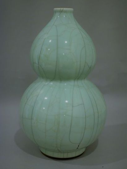 null Vase double gourde en faïence céladon, CHINE, Haut.: 38 cm