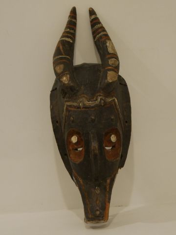 null Masque en bois sculpté - Afrique de l'Ouest - Haut.: 48 cm - Larg. : 18 cm....