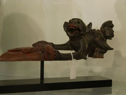 null Sculpture de Tao-Tie en bois polychrome (Fragment), CHINE.