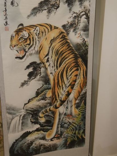 null Ensemble de deux rouleaux CHINE représentant un tigre et un buddha et de kwan...