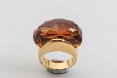 null Bague en or jaune 18k ornée d'une importante citrine cognac facétée - Poids...