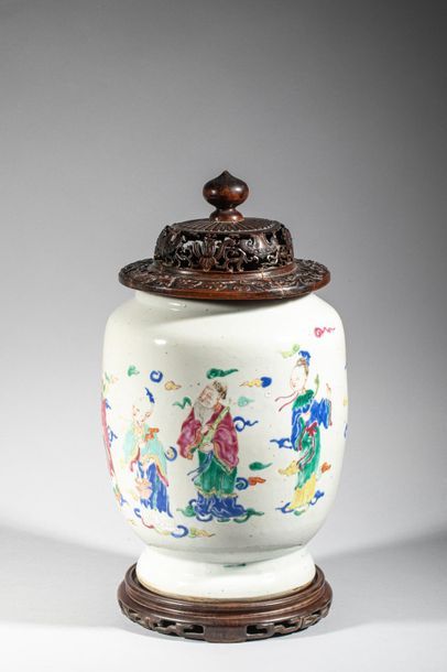 null CHINE , dynastie Qing, époque Yongzheng (1723-1735). Vase autrefois monté en...