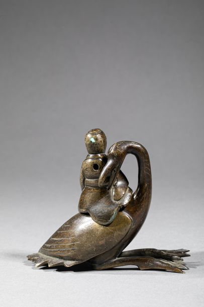 null INDOCHINE, XIXe siècle. Brûle-parfum en bronze figurant une divinité taoïste...