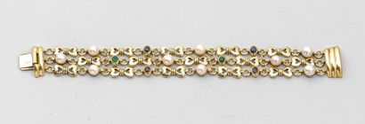 null Bracelet 3 rangs en or jaune 18k mailles de cœurs entrelacés alternées de perles...