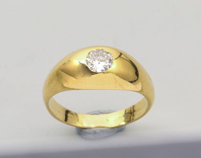 null 18k yellow gold ring set with a brilliant-cut diamond - Gross weight: 3,8 gr...