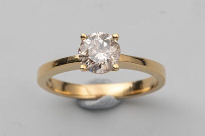 null Solitaire ring in 18k yellow gold set with a diamond of about 1 carat - Gross...