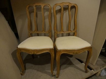 null Paire de chaise en bois naturel, assises en tissus blanc cassé