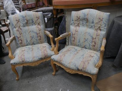 null Paire de fauteuils de style garnis bleu L XIV et paire de fauteuils de style...