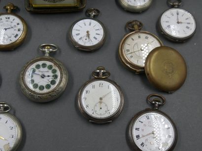 null Ensemble de montres anciennes et chronomètres en argent, métal et chrome, Fin...