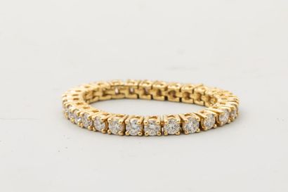 null Bague ligne souple en or jaune 18k ornée de diamants couleur bien blancs - PB...