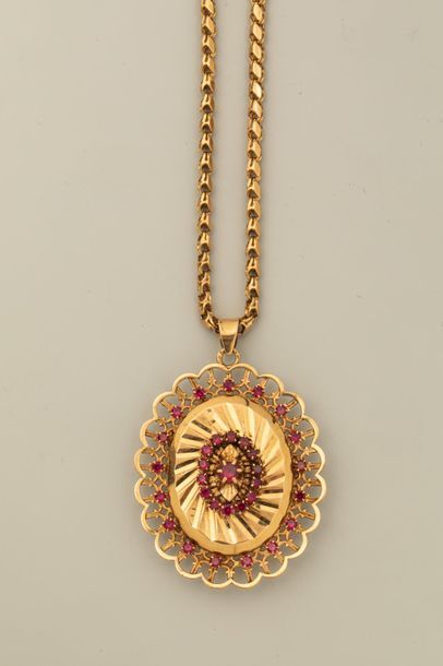null Necklace and medallion in 18k yellow gold with red stones - Gross weight: 35,5...