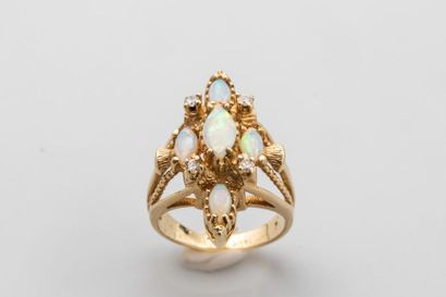 null Marquise ring in 14k yellow gold surmounted by opals - PB: 7.9 g - TDD:53