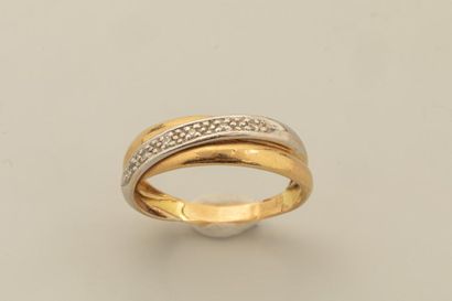 null Bague à 3 anneaux entrelacés en or jaune et or blanc - 18k Poids brut: 3,8 g...