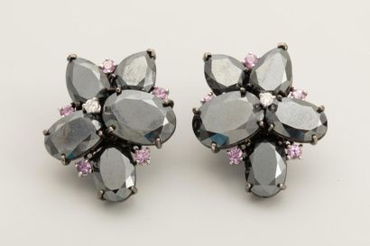 null Pair of flower clip earrings in ematite and diamonds on a 18K white and blackened...