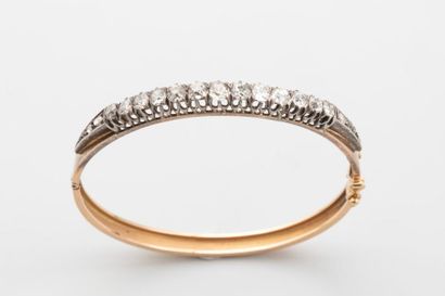 null Bracelet ancien en or 18k et argent surmonté de diamants taille ancienne pour...